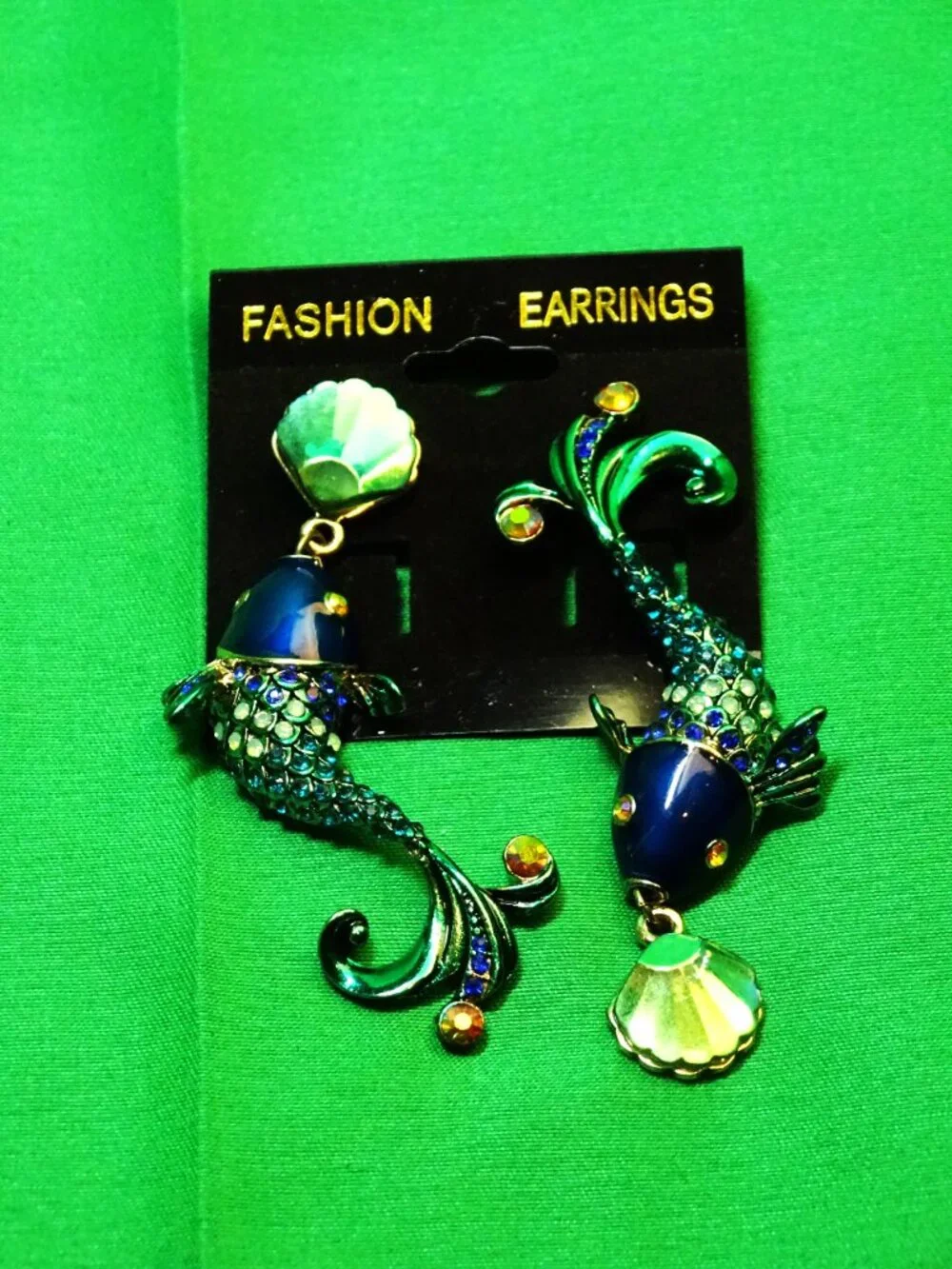Reversed Fish Pierced Earrings New